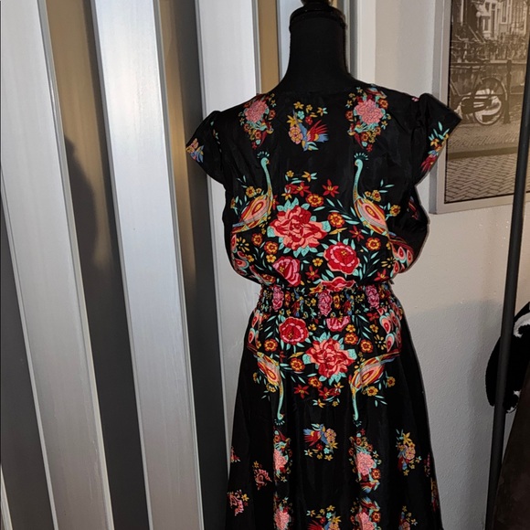 Vibrant Floral Maxi Dress - Picture 6 of 8